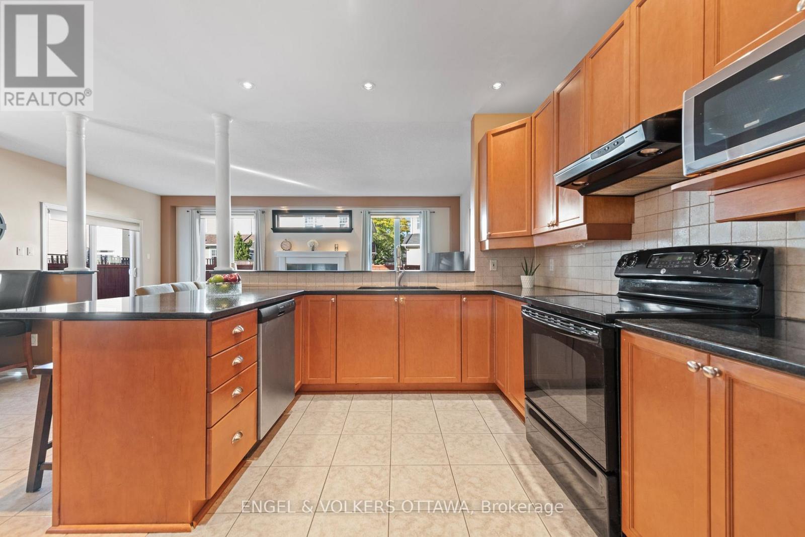 5 Valencia Street — photo 13