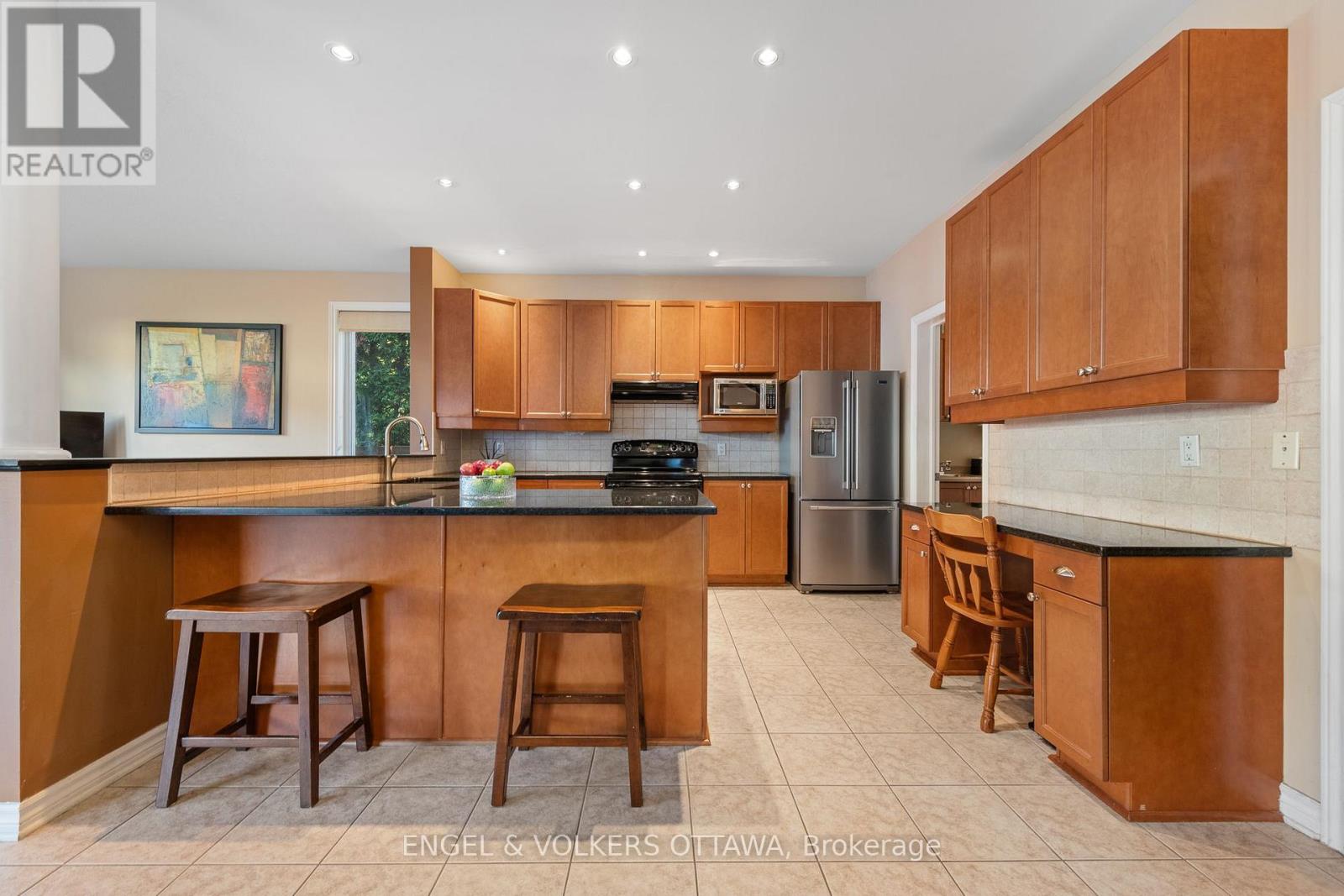 5 Valencia Street — photo 12