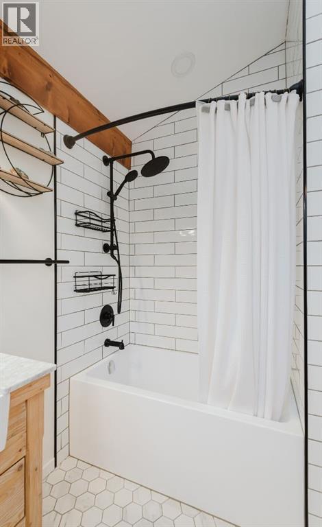 A/B, 46 Woodland Acres - 21