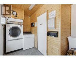 6670 Trans Canada Highway Ne, Salmon Arm, BC V0E1K0 Photo 16