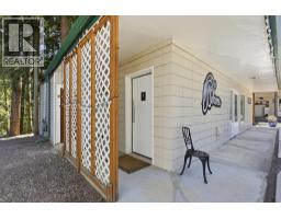 6670 Trans Canada Highway Ne, Salmon Arm, BC V0E1K0 Photo 17