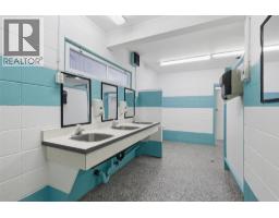 6670 Trans Canada Highway Ne, Salmon Arm, BC V0E1K0 Photo 18