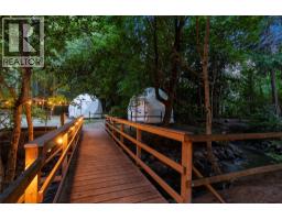 6670 Trans Canada Highway Ne, Salmon Arm, BC V0E1K0 Photo 19