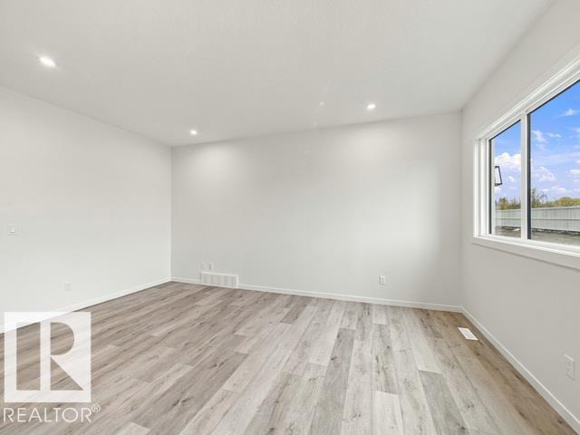 9332 230 ST NW - 19