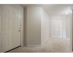 301 13680 84 Avenue, Surrey, BC V3W0T6 Photo 6