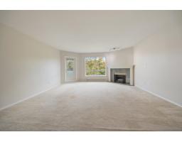 301 13680 84 Avenue, Surrey, BC V3W0T6 Photo 9