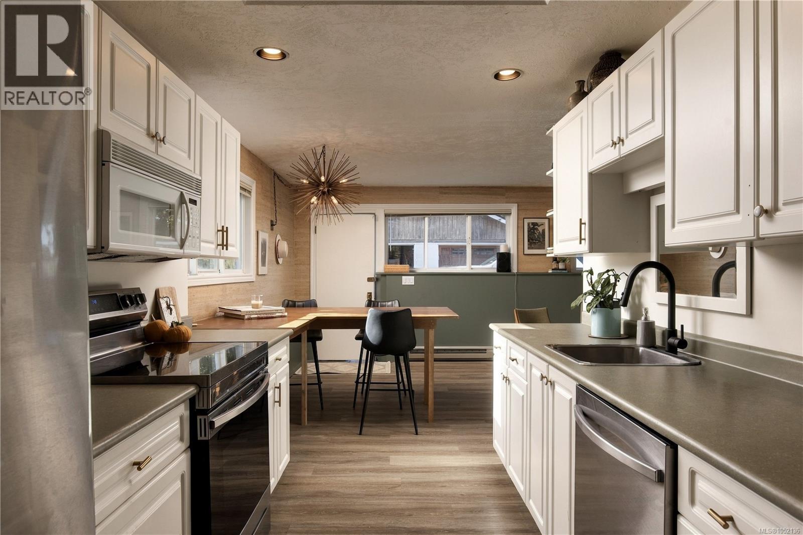 10814 Beach Rd - 34