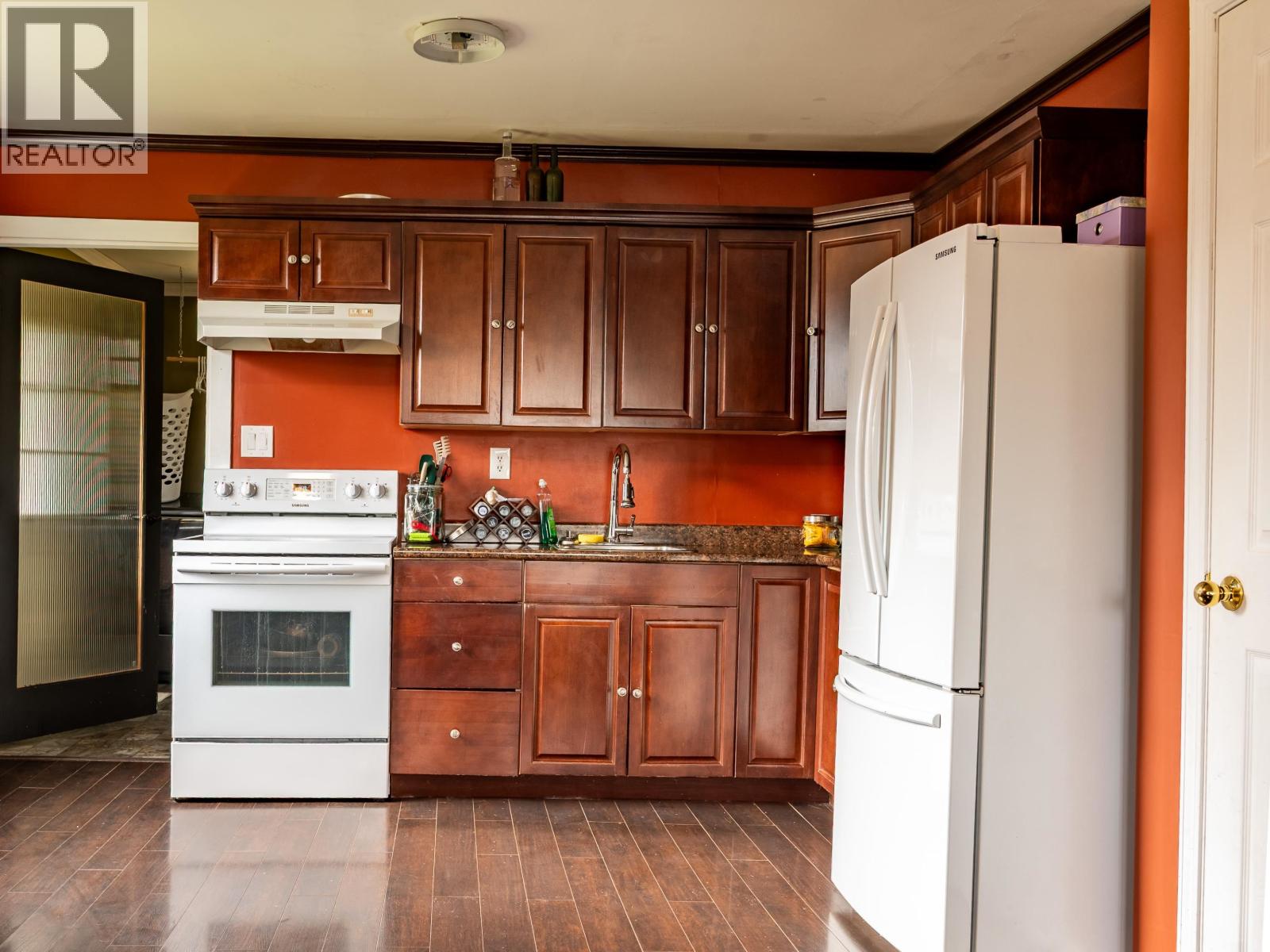 5328 COOK CRESCENT - 14