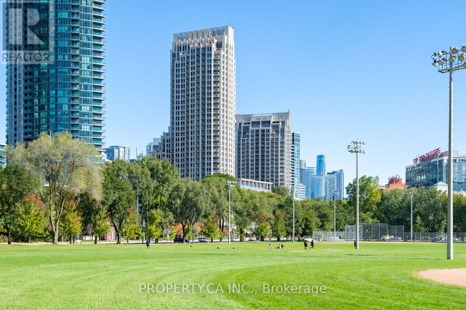 628 Fleet Street — photo 41