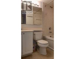 601 - 889 Bay Street, Toronto, ON M5S3K5 Photo 10