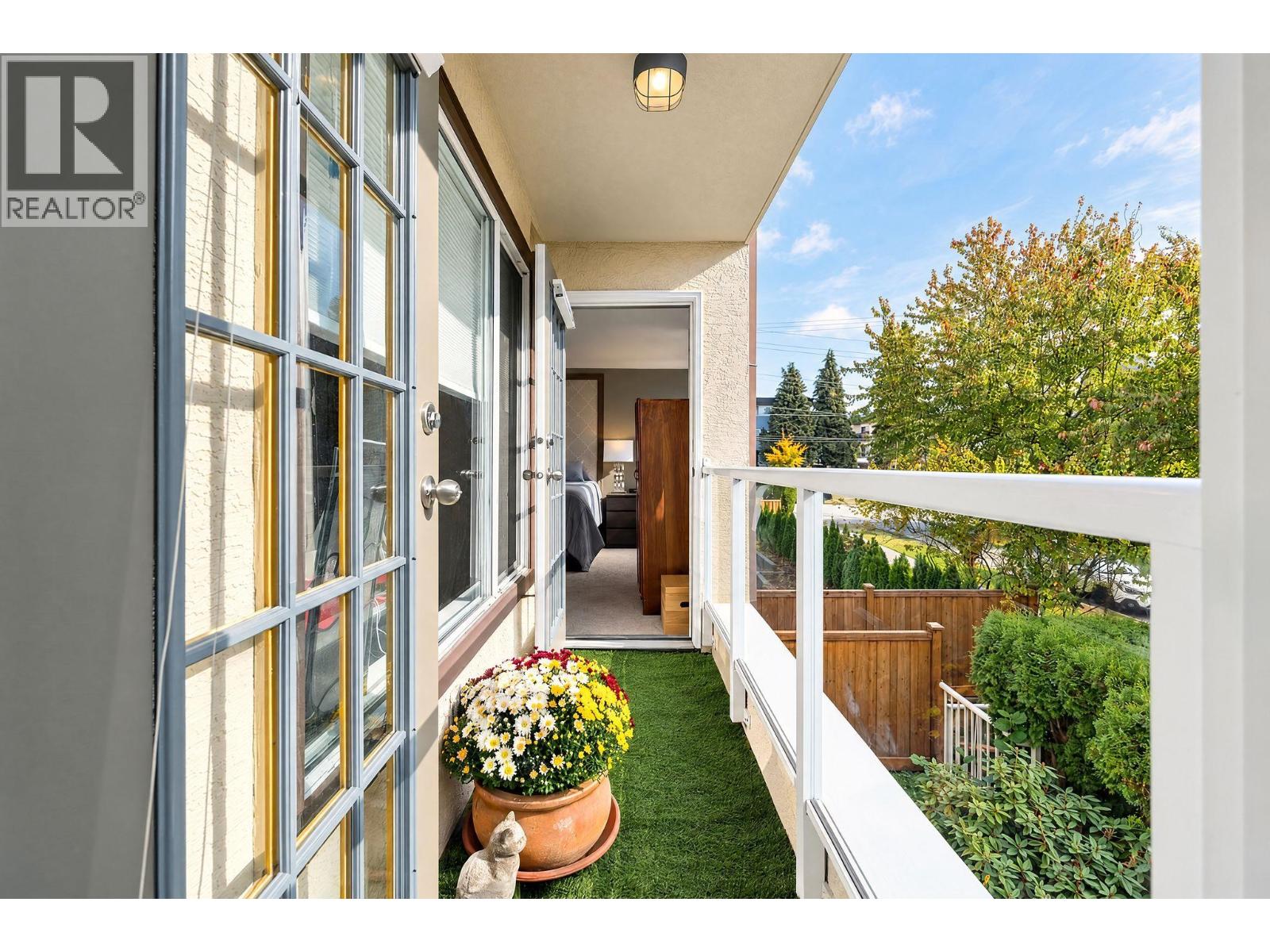 202 1009 HOWAY STREET, New Westminster - Image 1