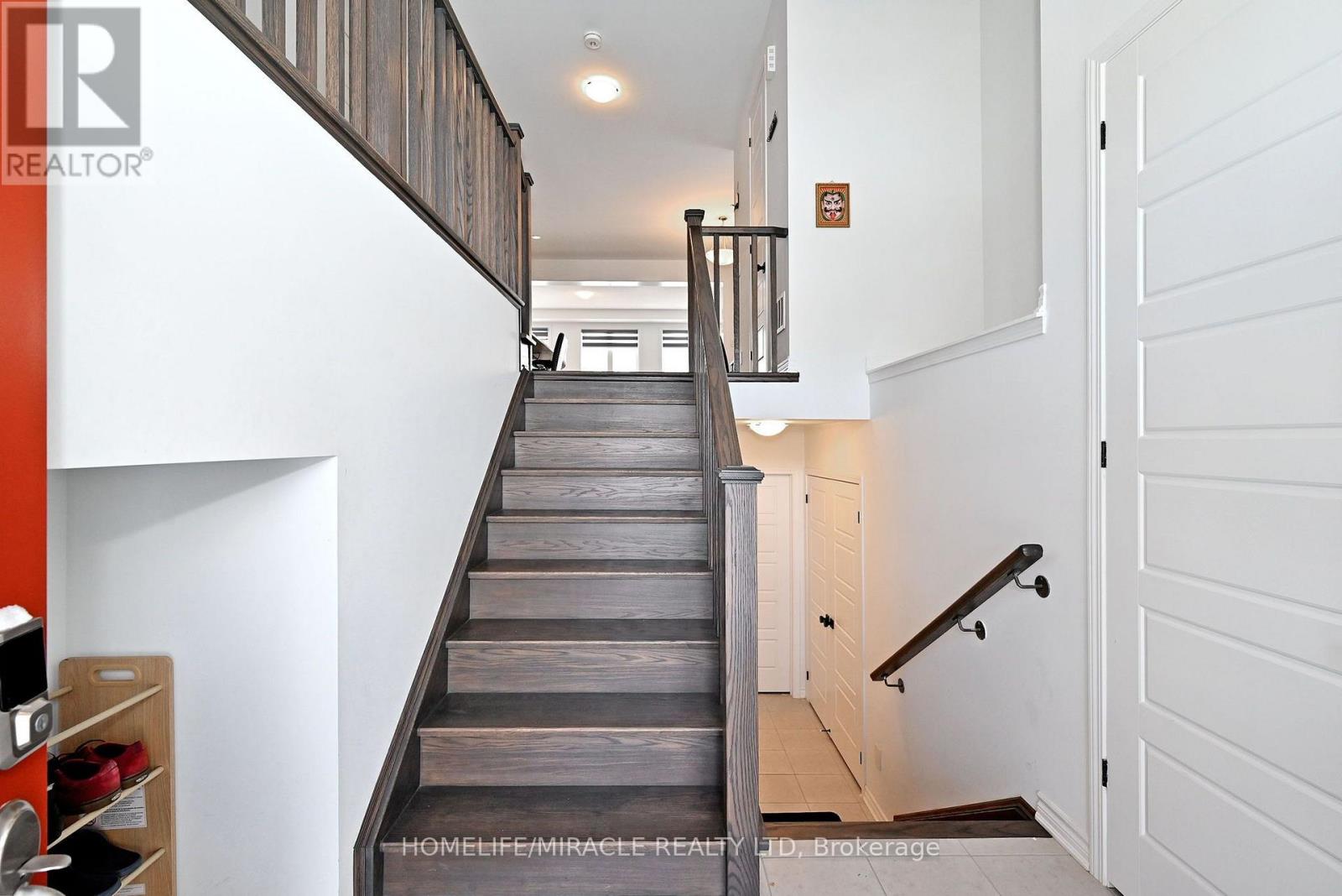 689 MIKE STREET, Innisfil — photo 3