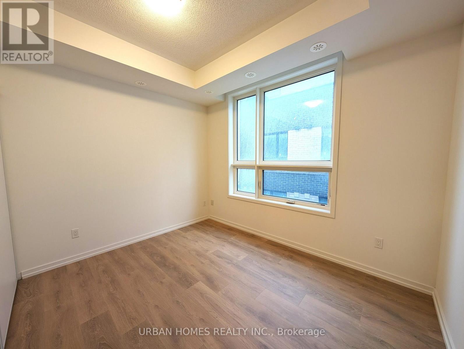 16 - 14 LYTHAM GREEN CIRCLE, Newmarket (Glenway Estates) — photo 9