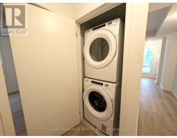 16 - 14 Lytham Green Circle, Newmarket, ON L3Y0C7 Photo 12