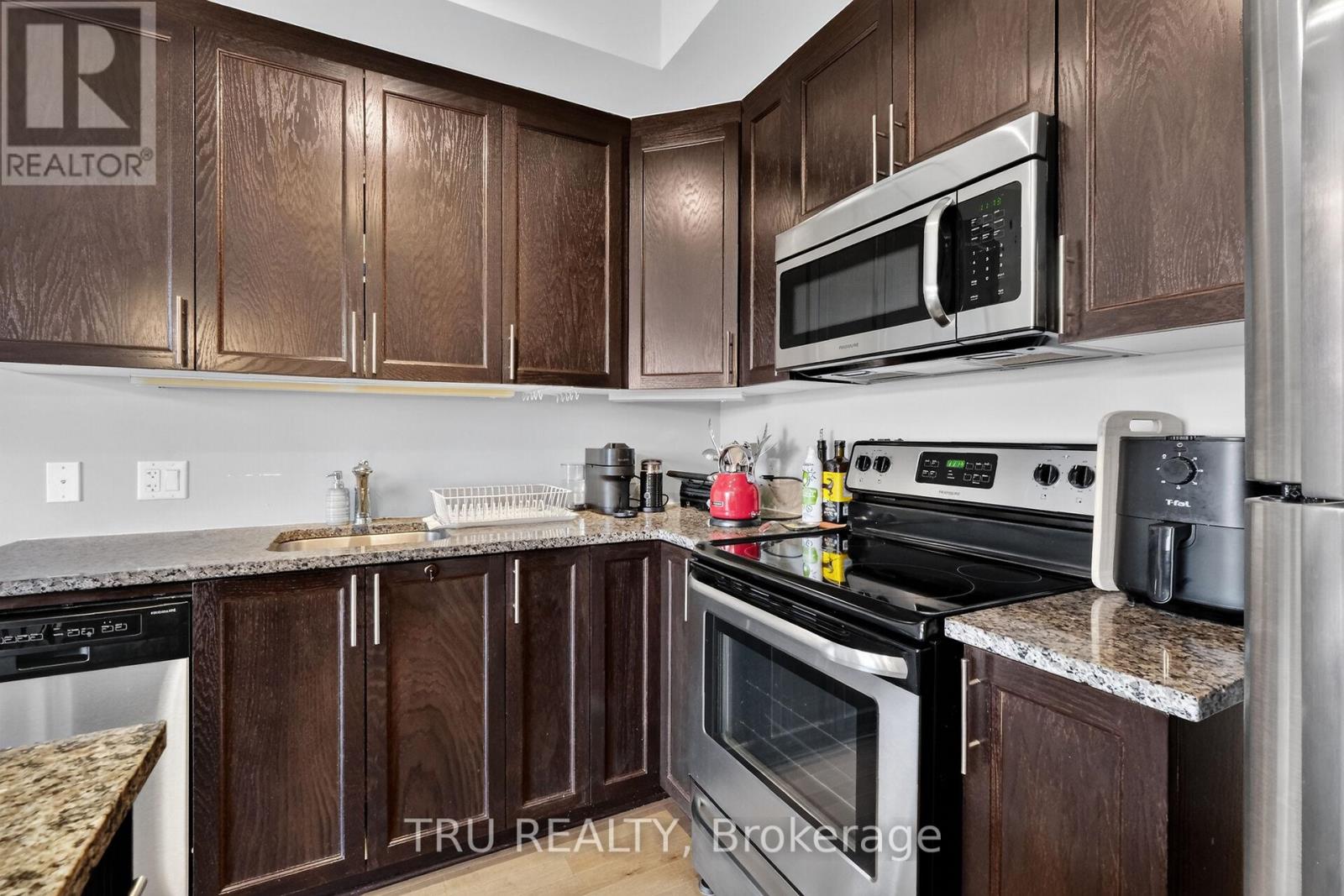 Condos for Sale in Ottawa – 404 – 655 BEAUPARC PRIVATE, Ottawa – By Peter Sagos - Image 20