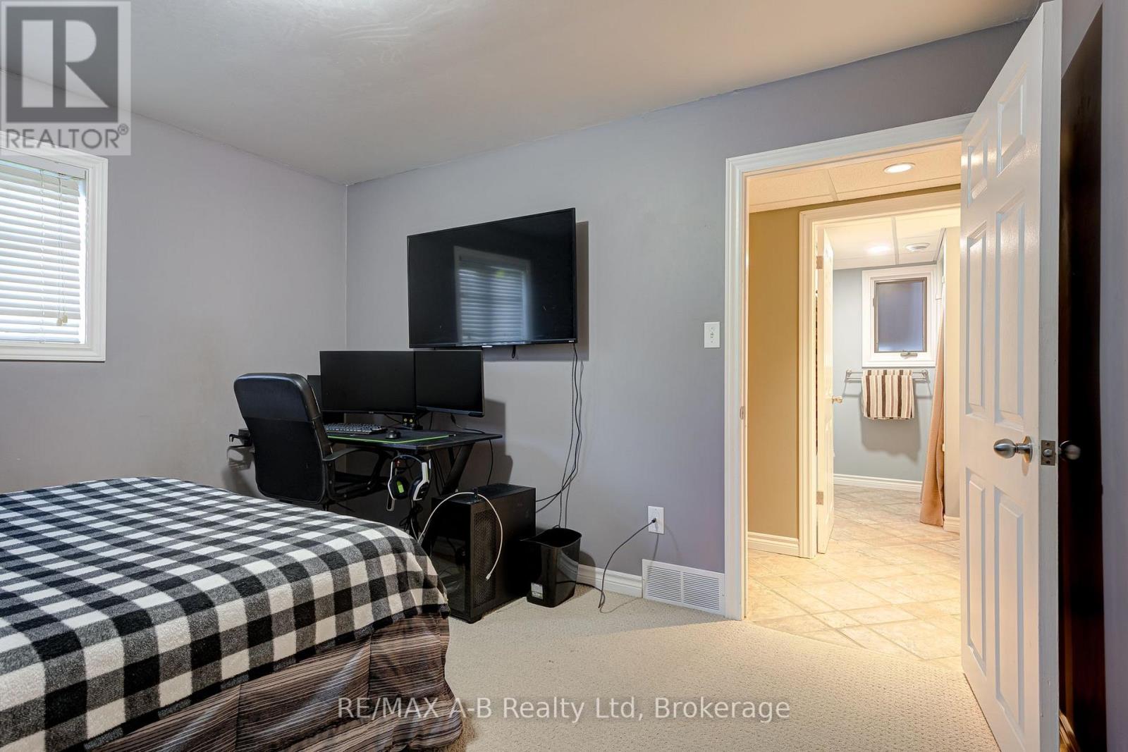 224 MORENZ DRIVE - 38