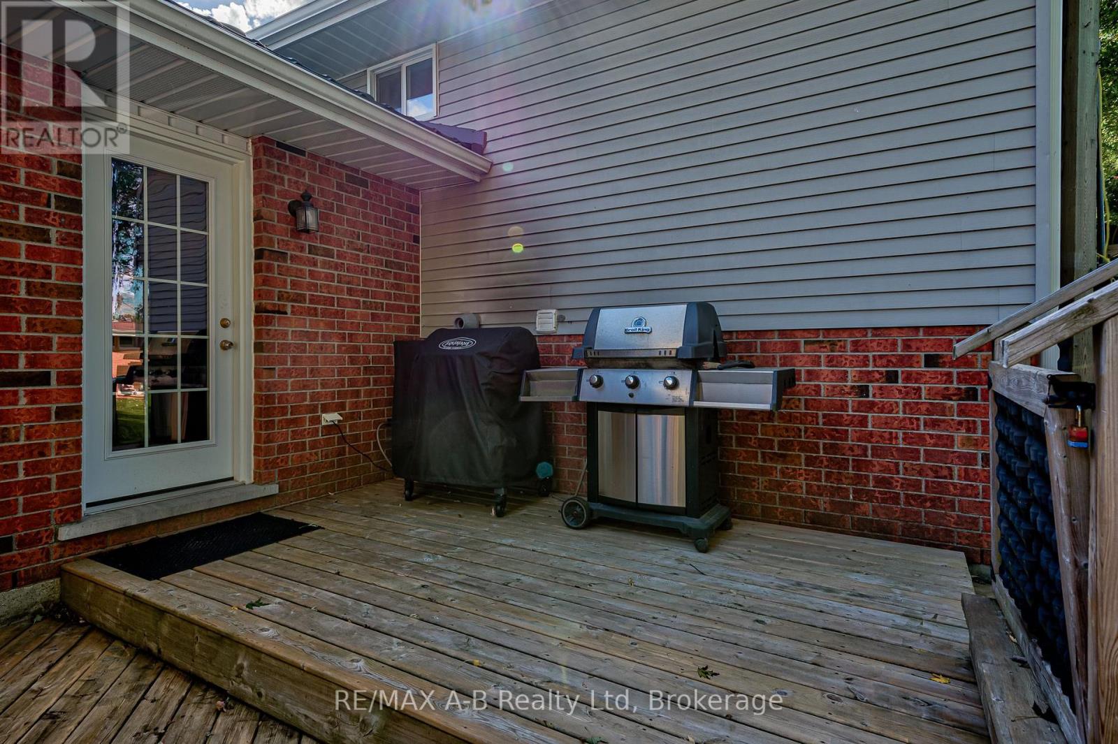 224 Morenz Drive — photo 40