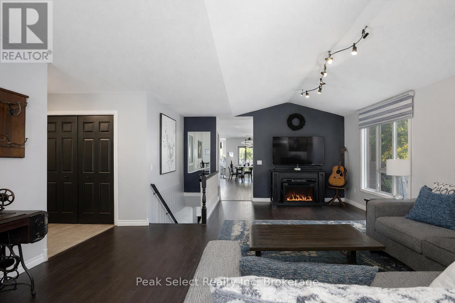 57 Parkhaven Crescent — photo 15