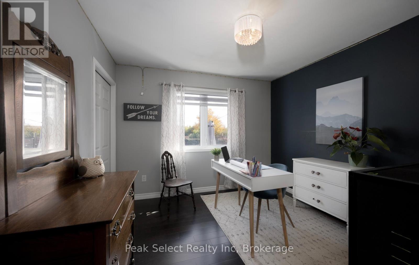 57 Parkhaven Crescent — photo 22
