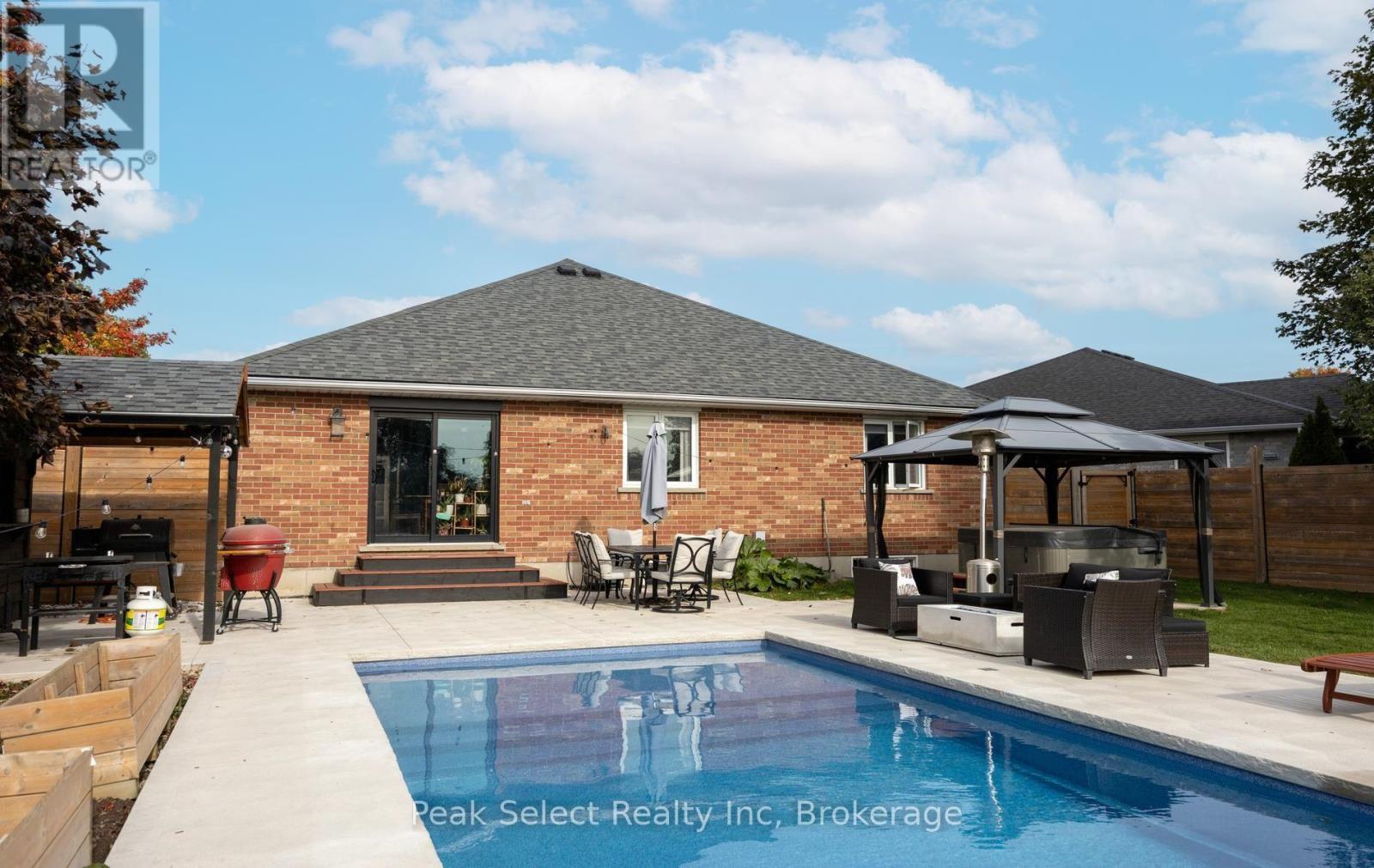 57 Parkhaven Crescent — photo 36
