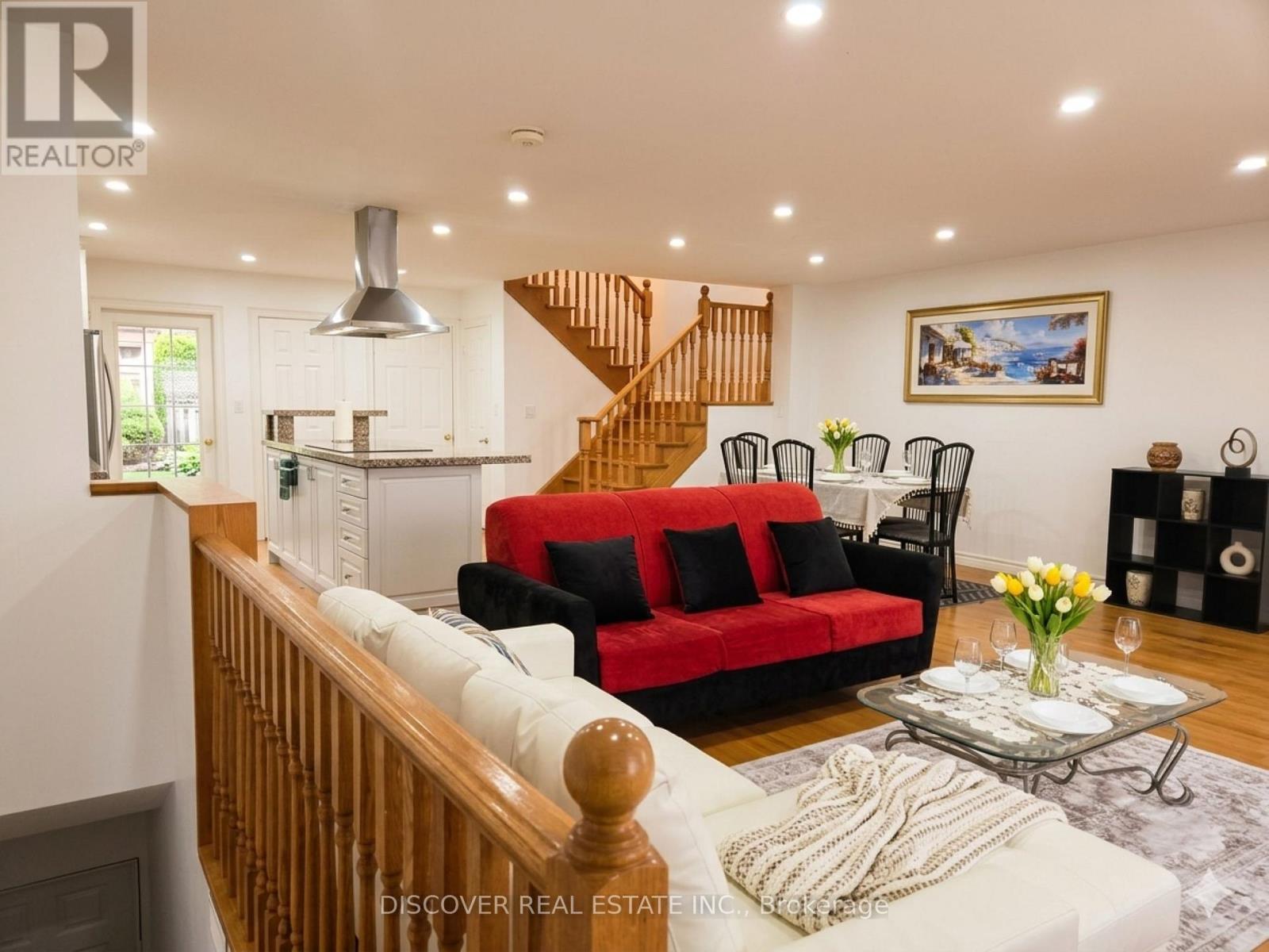 963 Hampton Crescent — photo 45
