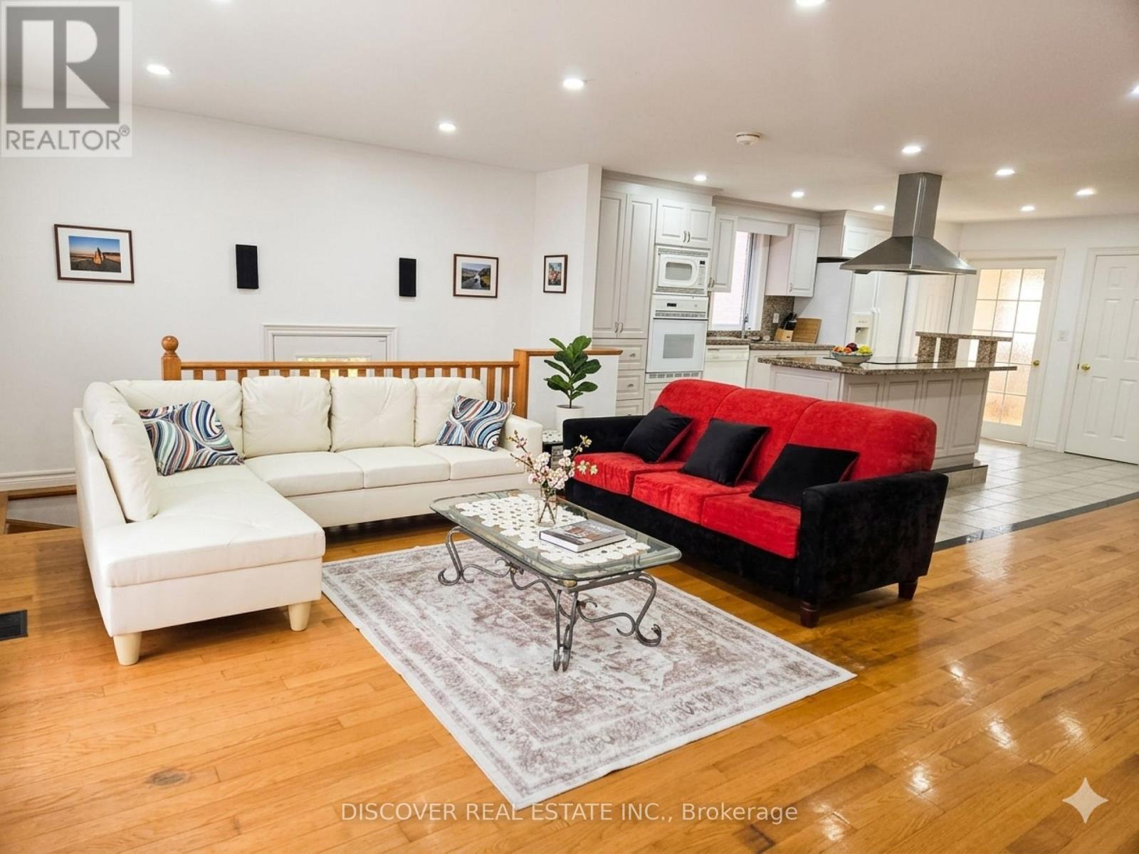 963 Hampton Crescent — photo 47