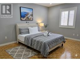 963 Hampton Crescent, Mississauga, ON L5G4G7 Photo 11