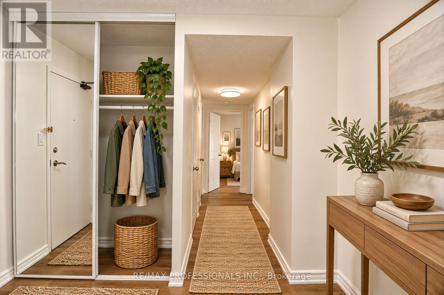 210 - 350 WEBB DRIVE, Mississauga (City Centre) — photo 2