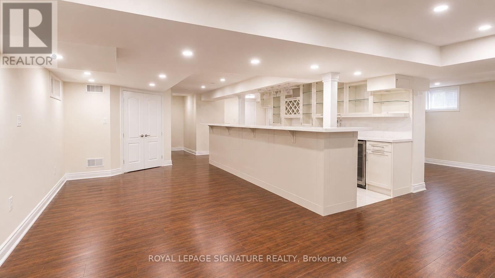 461 Dougall Avenue — photo 14