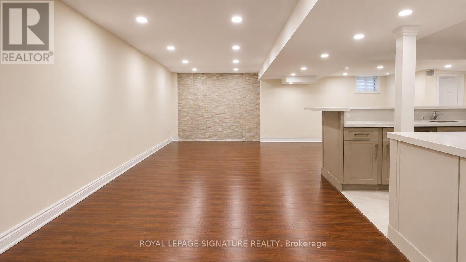 461 Dougall Avenue — photo 16
