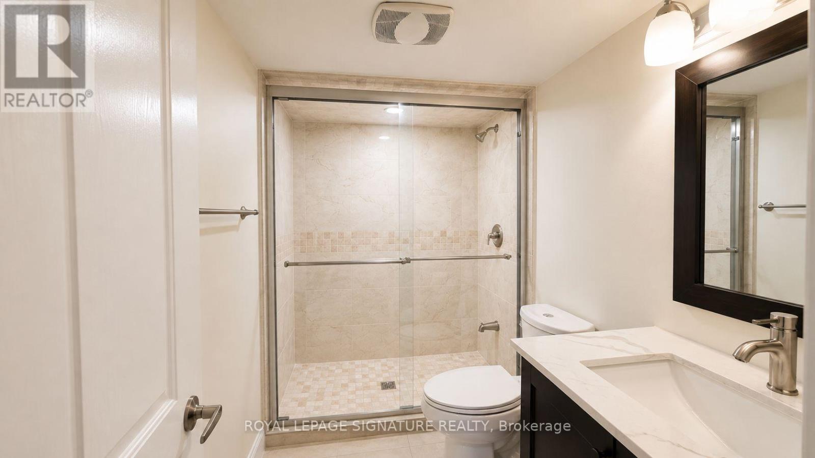 461 Dougall Avenue — photo 17