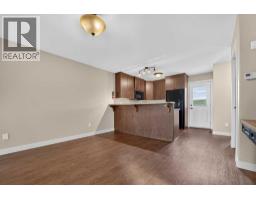Living room - 5, 3814 Sundance Close, Coalhurst, AB T0L0V0 Photo 9