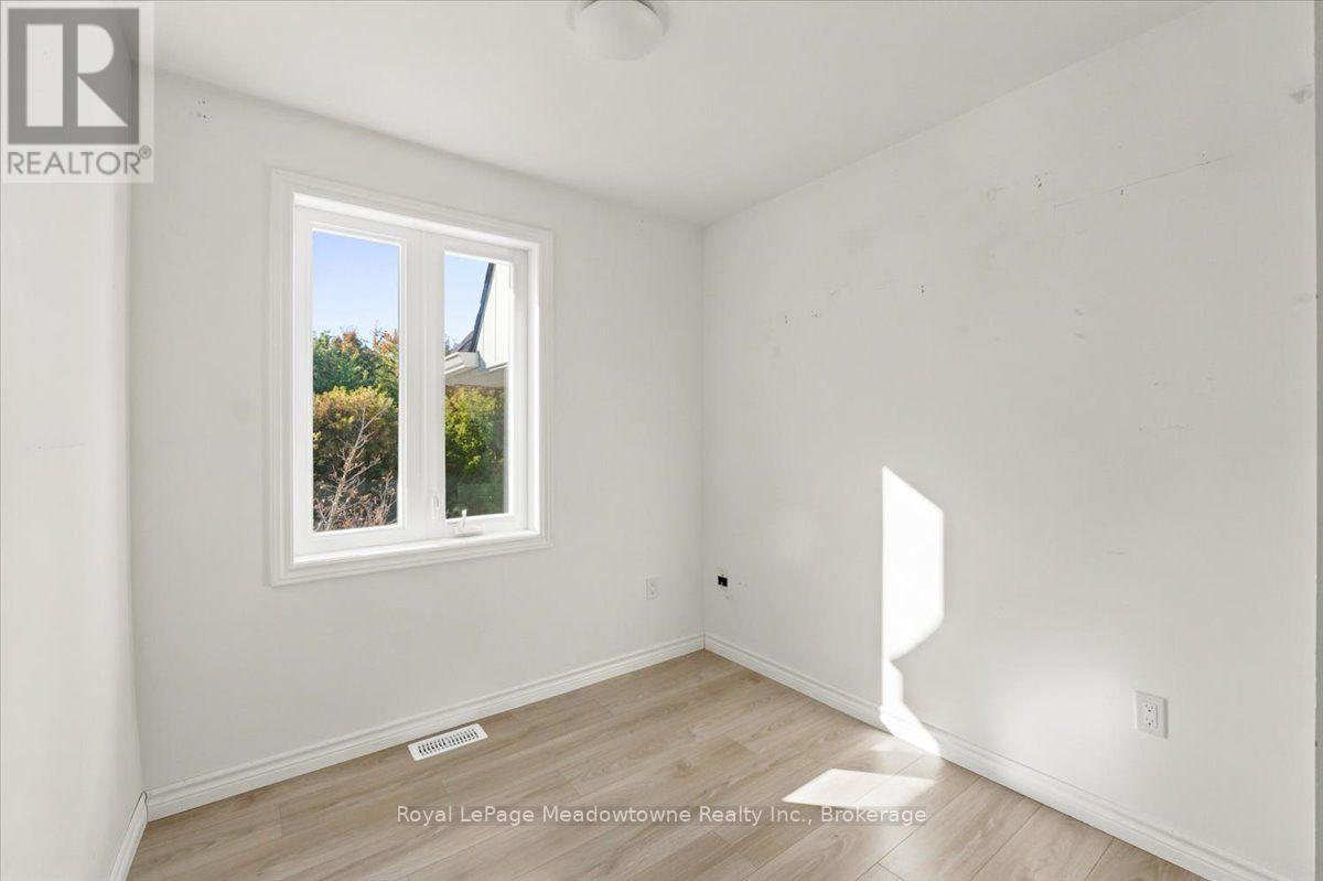 #109 75 WELDRICK ROAD E - 24