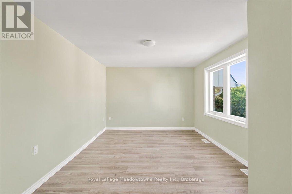 #109 75 WELDRICK ROAD E - 27