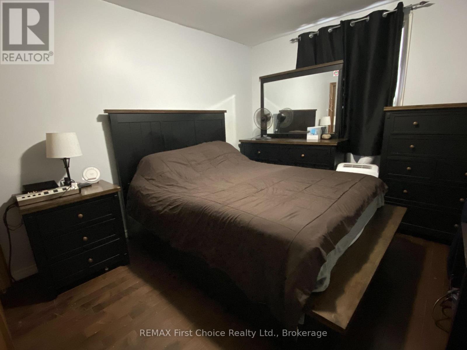 722 Catherine Street — photo 14
