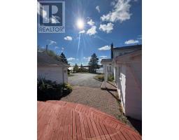 Living room - 18467 Highway 7, Popes Harbour, NS B0J3H0 Photo 8