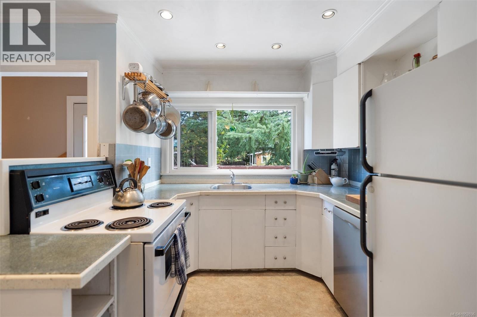 2825 Rockwell Ave - 8