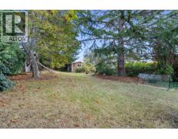 2825 Rockwell Ave, Saanich, BC V9A2M8 Photo 32