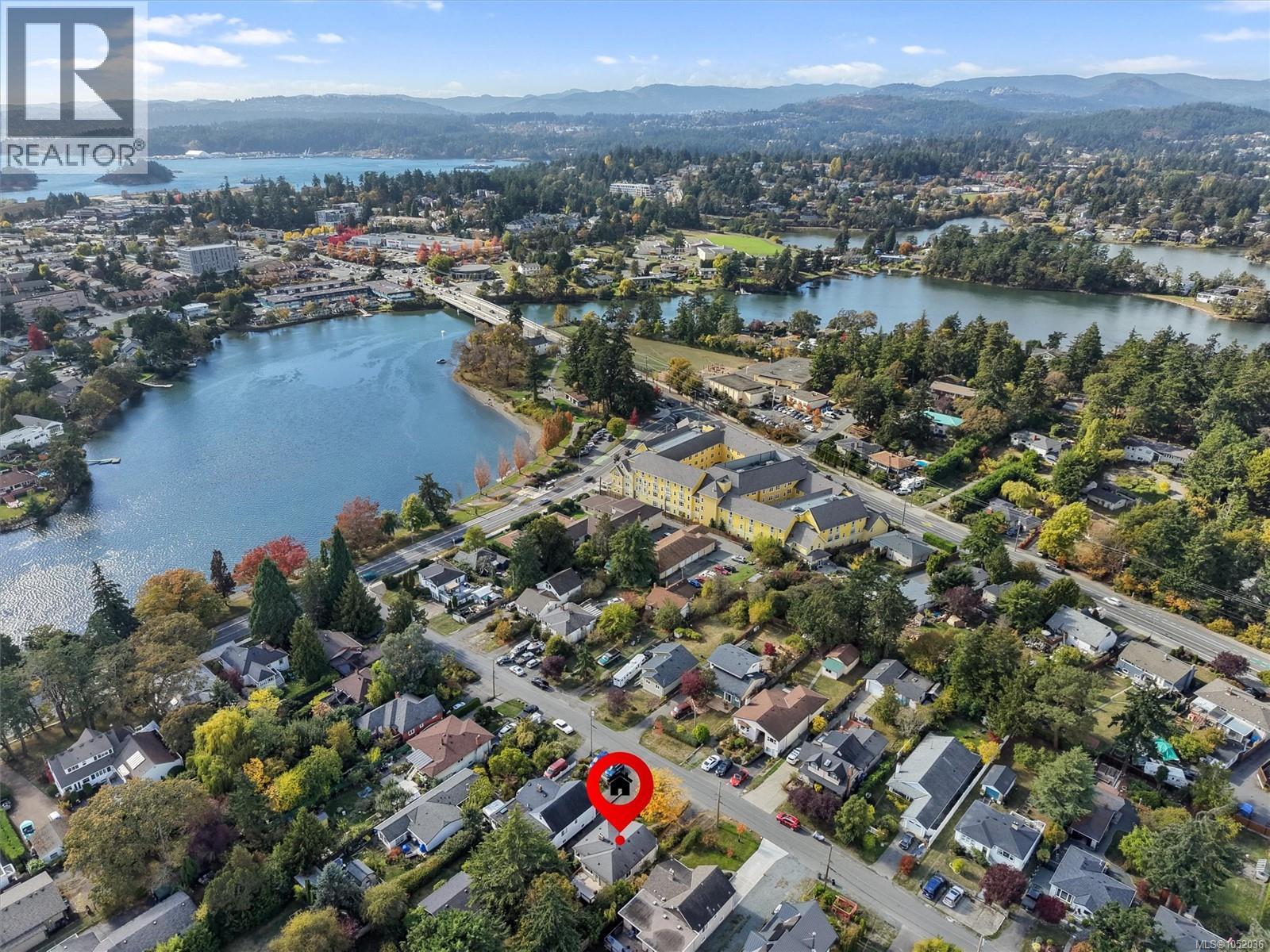 2825 Rockwell Ave - 3