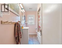 Bedroom - 2825 Rockwell Ave, Saanich, BC V9A2M8 Photo 13