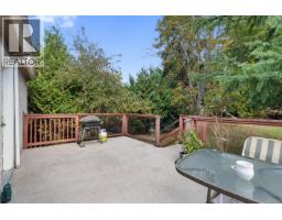 2825 Rockwell Ave, Saanich, BC V9A2M8 Photo 30