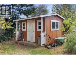 2825 Rockwell Ave, Saanich, BC V9A2M8 Photo 33
