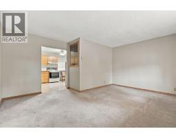 2315 22 Avenue SW - photo 3