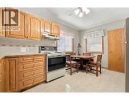 2315 22 Avenue SW - photo 5