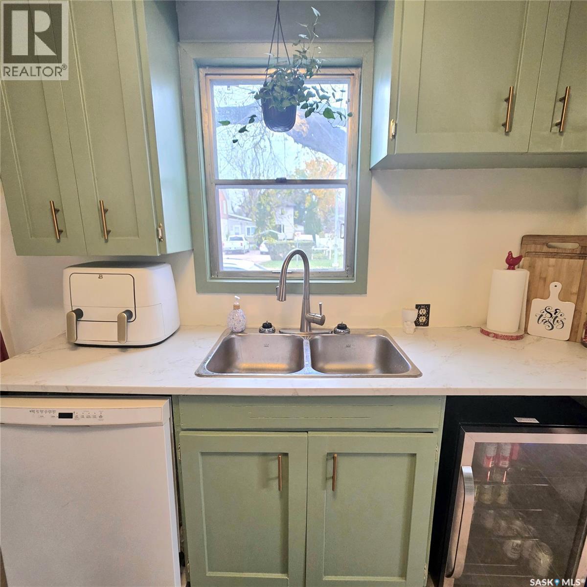 261 22nd STREET E - 10