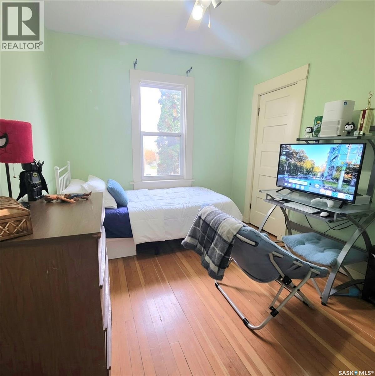 261 22nd STREET E - 25