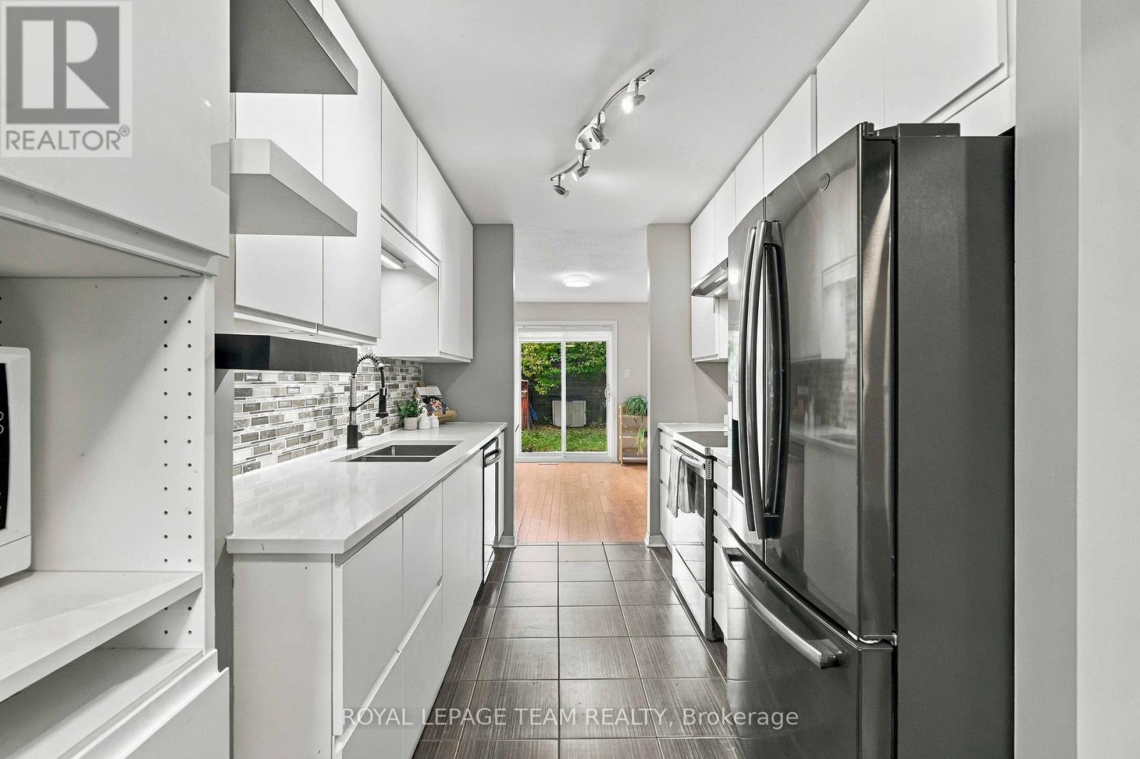 68 WOODBURY CRESCENT, Ottawa — photo 11