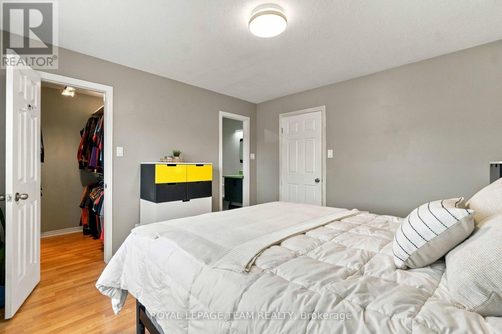 68 Woodbury Crescent — photo 15