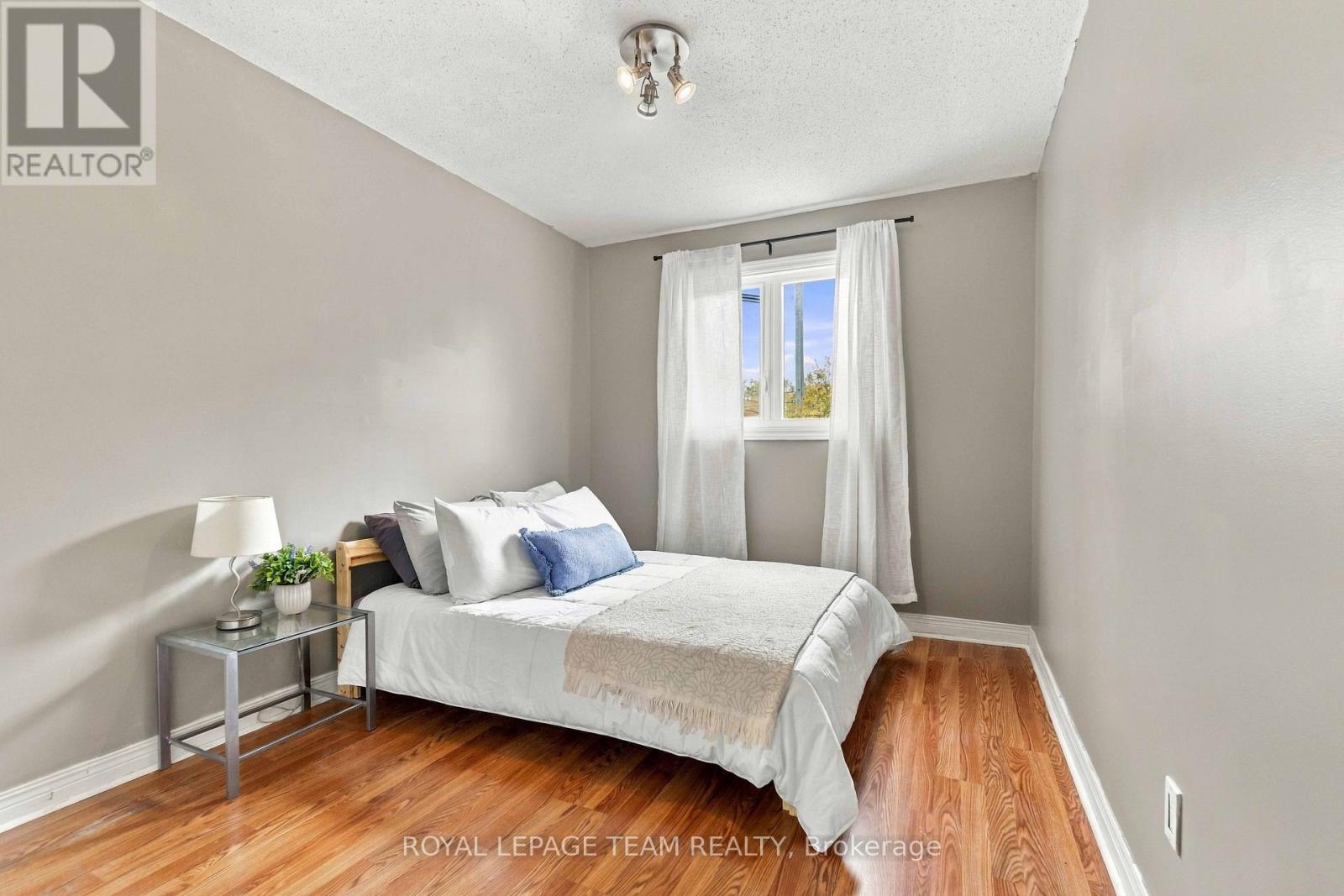 68 Woodbury Crescent — photo 19