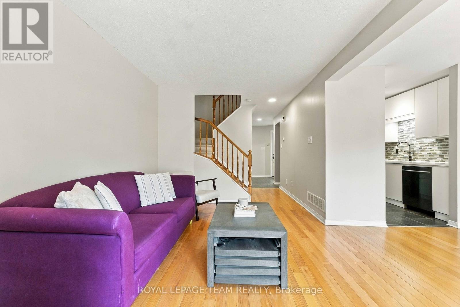68 WOODBURY CRESCENT, Ottawa — photo 8